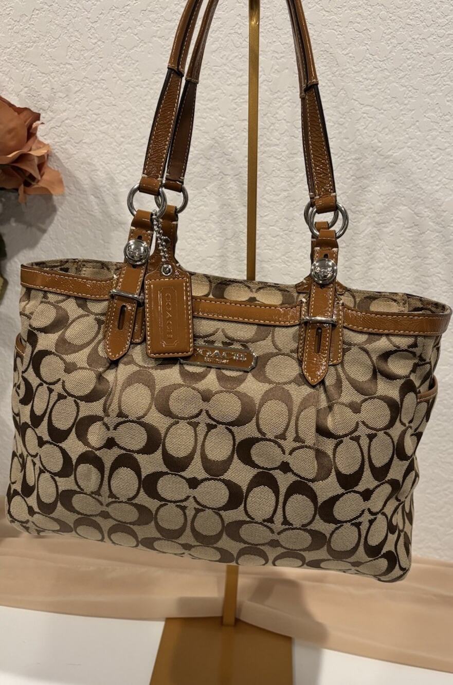 Coach Gallery Signature East West Tote F15146 Khaki Brown Lavender Lining